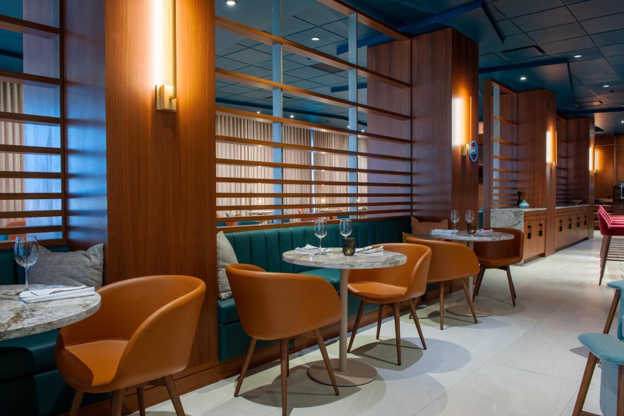 Matrix Hotel Едмънтън Екстериор снимка