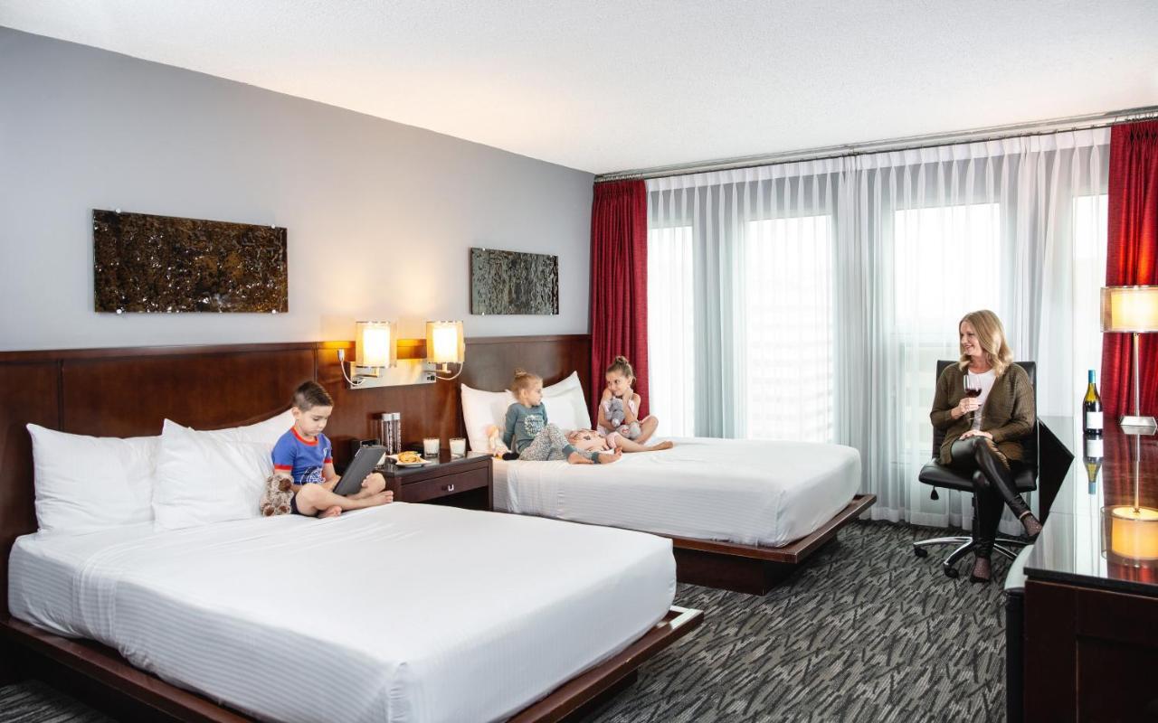 Matrix Hotel Едмънтън Екстериор снимка